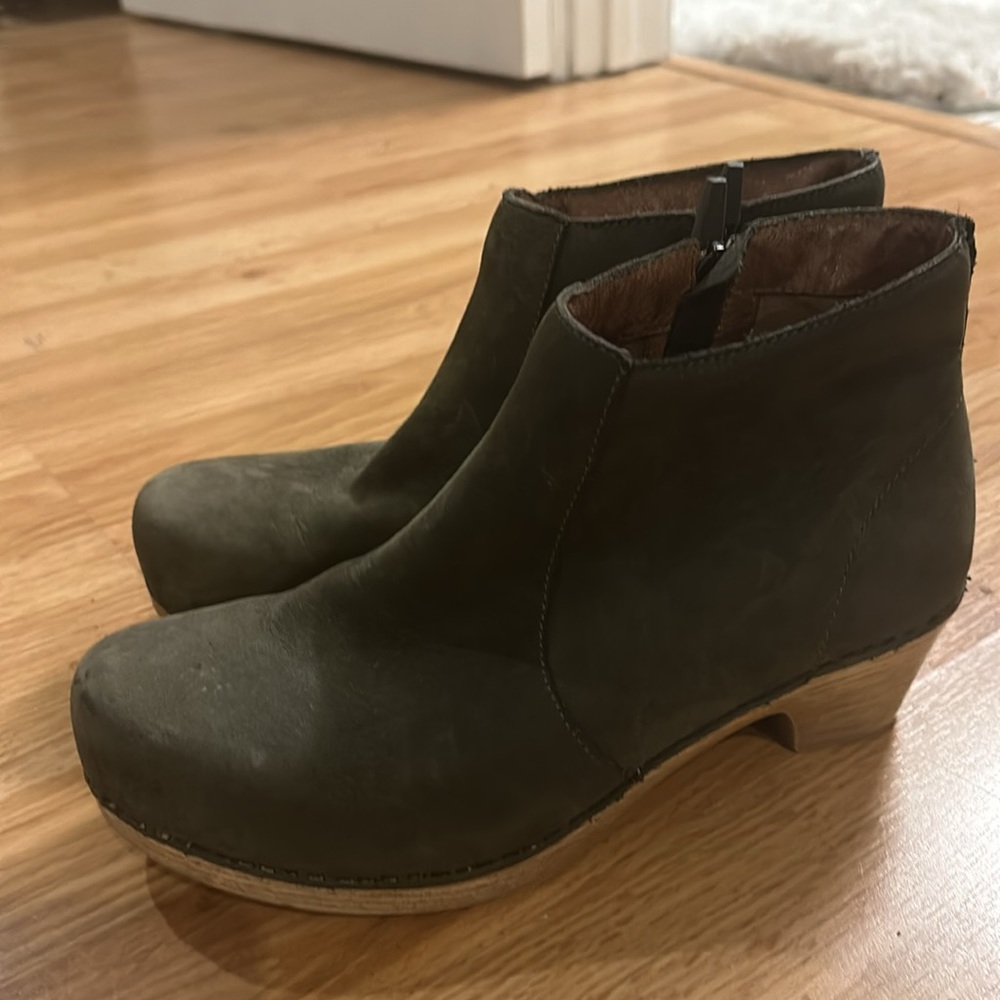 Barely worn. Dark green Dansko clogs